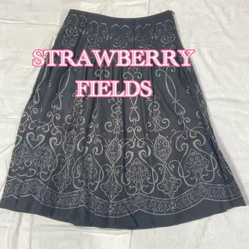 STRAWBERRY FIELDS 플레어 스커트