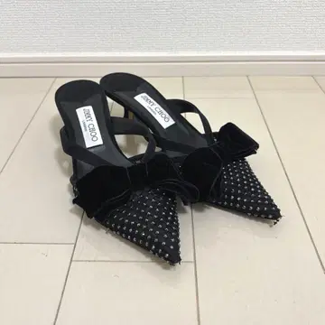 지미추 리본 스톤 샌들 펌프스