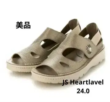 JS 하트 라벨 오픈토 샌들 컴포트