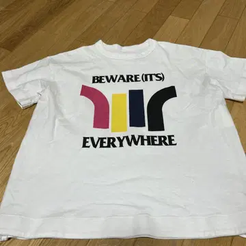 sacai의 BEWARE(IT'S) EVERYWHERE 셔츠
