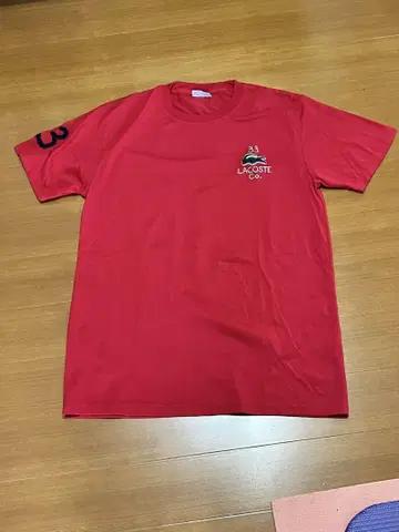 LACOSTE 빨간색 티셔츠 33 자수