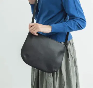 CLASKA Pochette Hippo noir