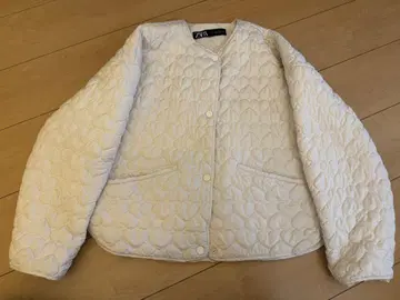 ZARA 퀼팅 자켓 S 사이즈 화이트 하트 무늬