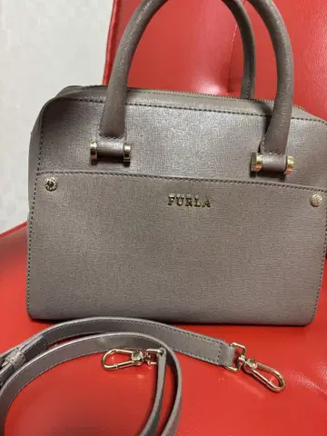 FURLA 그레이 핸드백 탈부착 가능 스트랩