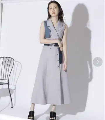 레이디 아젤 바이컬러 트렌치 민소매 원피스