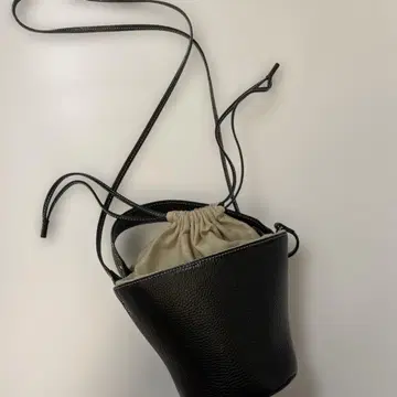 ayakobag 블랙 가죽 사코슈