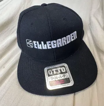 ELLEGARDEN 블랙 스냅백 캡