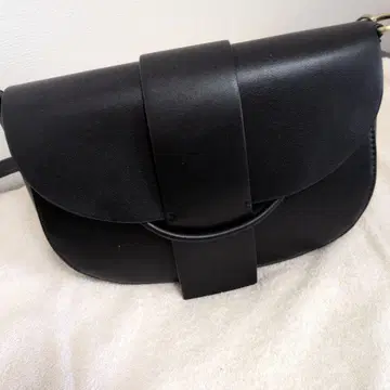 블랙 플랩 숄더백