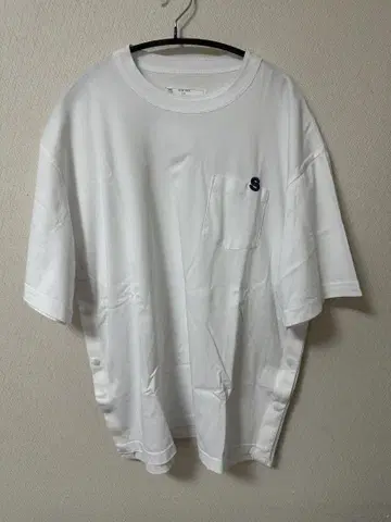 sacai 사카이 남성 S 로고 패치 티셔츠 24SS