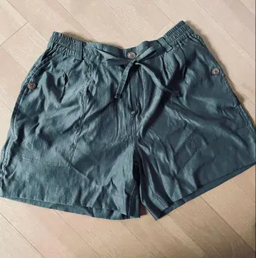 고급스러운 성인 숏팬츠