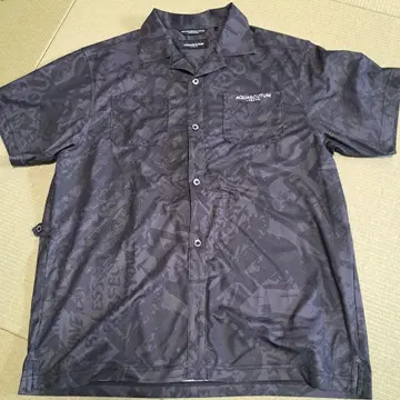AQUASCUTUM 다크 그레이 패턴 숏 슬리브 셔츠