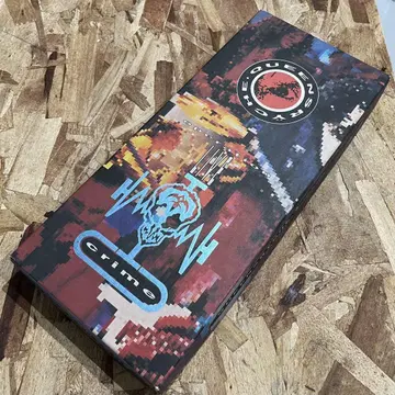 퀸스라이크 QUEENSRYCHE VHS & CD 박스 세트 1991년