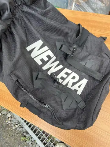 NEWERA 블랙 백팩