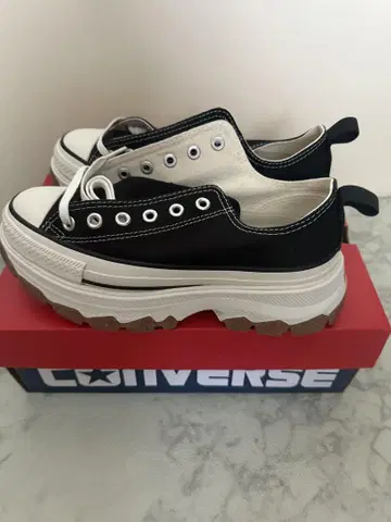 Converse 통굽 스니커즈 블랙/화이트 신상