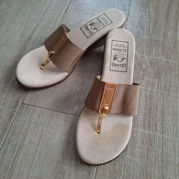 ISLAND SLIPPER 베이지 샌들