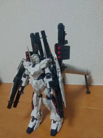 1/144 HGUC 풀 아머 유니콘 건담 완성품 동시 300엔 할인