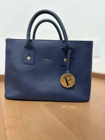 FURLA 네이비 미니 토트백