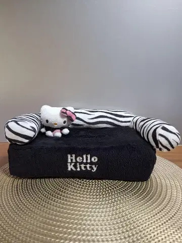 Hello Kitty 제브라 패턴 소파형 박스 티슈 커버