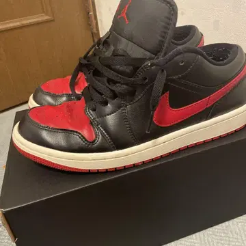 Air Jordan 1 로우 블랙/레드