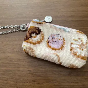 러브라리 바이 페일러 모그모그 도넛
