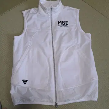 MBE 화이트 슬리브리스 베스트