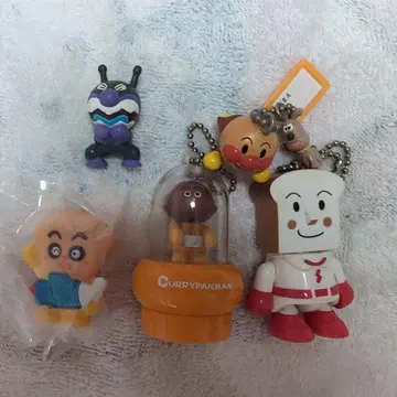 호빵맨 식빵맨, 카레빵맨, 세균맨, 크림팬더 피규어