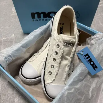 moz 끈 없는 슬립온 스니커즈 화이트