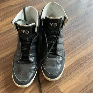 Y-3 블랙 하이컷 스니커즈