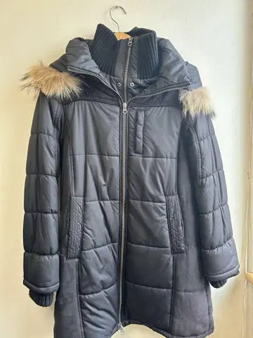 퍼 후드 다운 자켓 블랙