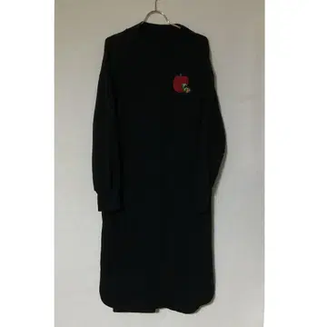 그라니프 배고픈 애벌레 맨투맨 롱 원피스 블랙 FREE