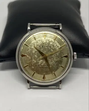 SEIKO 유니크 망치눈 모양 변형 다이얼