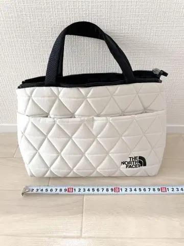THE NORTH FACE Geoface BoxTote 빈티지 화이트