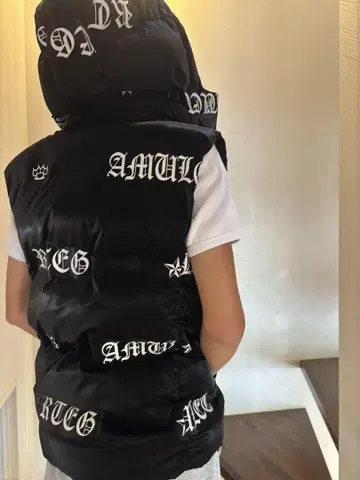 RTEG 블랙 다운 베스트 후드 부착