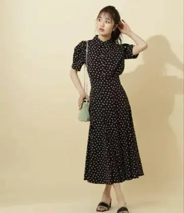 도트 플레어 바닥 하이웨스트 PROPORTION BODY DRESSING