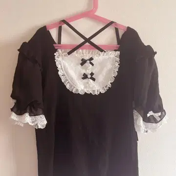 노에미 아가씨 백 레이스업 초커 넥 티셔츠 블랙