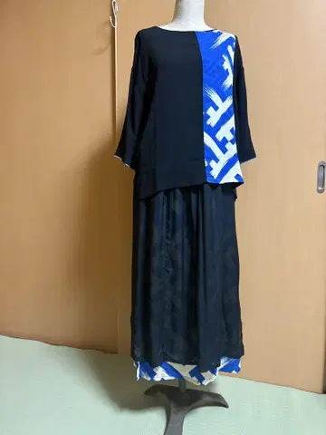 블랙 앤 파랑 추상 무늬 셋업
