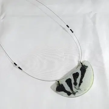 스페인산 핸드메이드 반달 크리스탈 목걸이 / 52cm 롱 타입