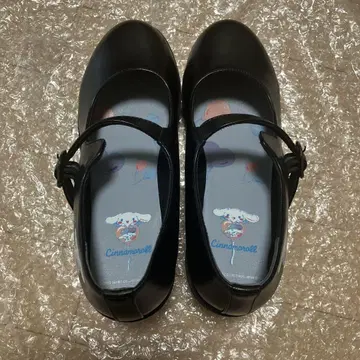 아베일 산리오 시나모롤 펌프스 블랙