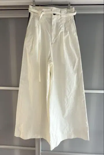 MAISON SPECIAL 와이드 팬츠 라인 화이트