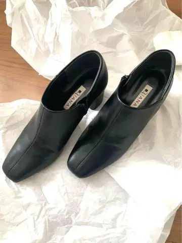 새상품급 다이애나 숏부츠 23.5cm