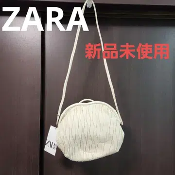 ZARA 물결 디자인 화이트 숄더백 동전 지갑 안쪽 포켓 부착