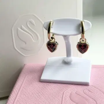 SWAROVSKI 스와로브스키 Chroma 하트 귀걸이