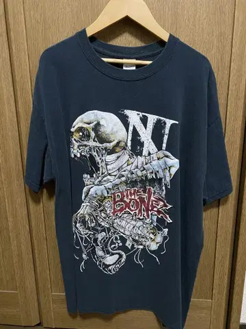 The BONEZ damaged skull 티셔츠 L 사이즈