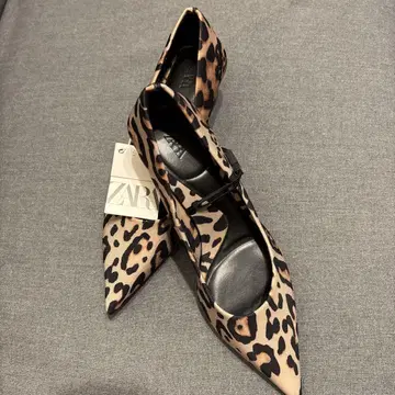 [실내 시착만 한 상품] ZARA 레오파드 무늬 스틸레토 신발
