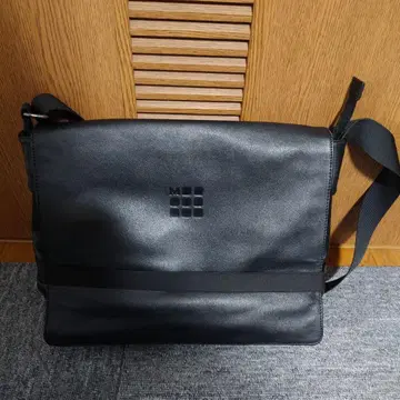 모레스킨 메신저 백