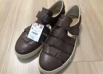 [새상품] zara 스니커즈