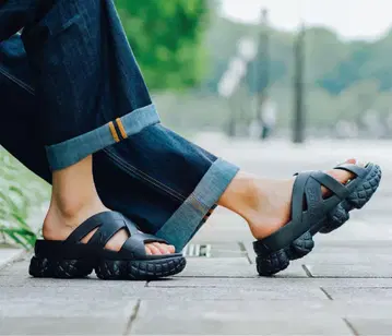 새상품 CARIGA Cross Strap 샌들 리커버리