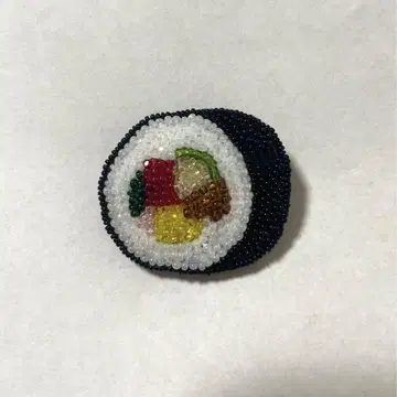 후토마키 비즈 자수 브로치
