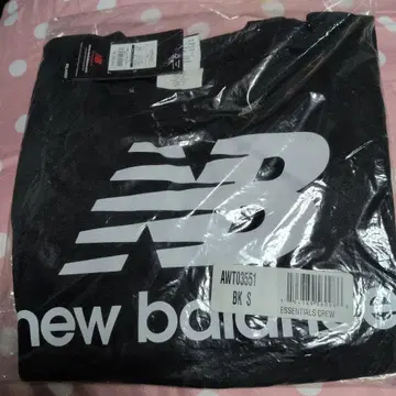 New Balance AWT03551 블랙 S