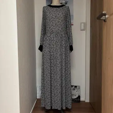 꽃무늬 롱 원피스, 벨벳 옷깃